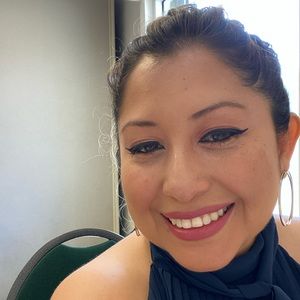 Meet your Posher, Ms. Cortes